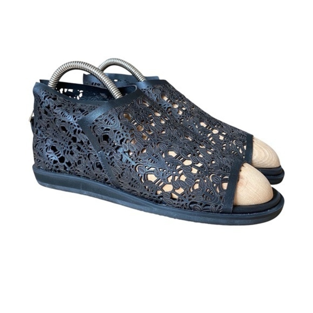 Golo Black Laser Cut Alexie Leather Sandal Flats - Size 8 - Picture 3 of 10